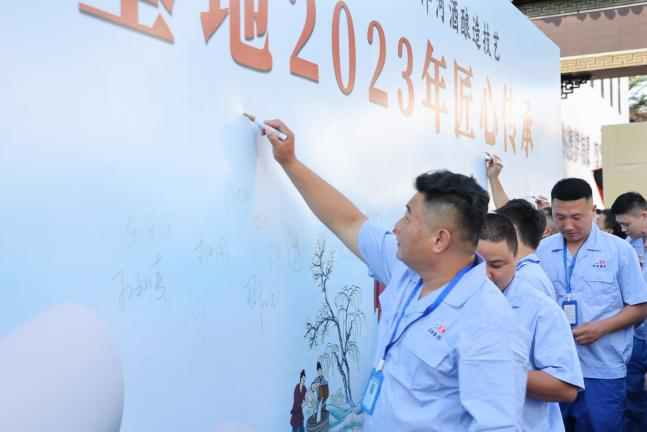 83916914.jpg 83916914.jpg