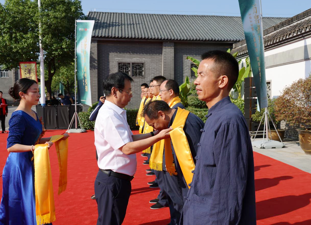 94442555.jpg 94442555.jpg