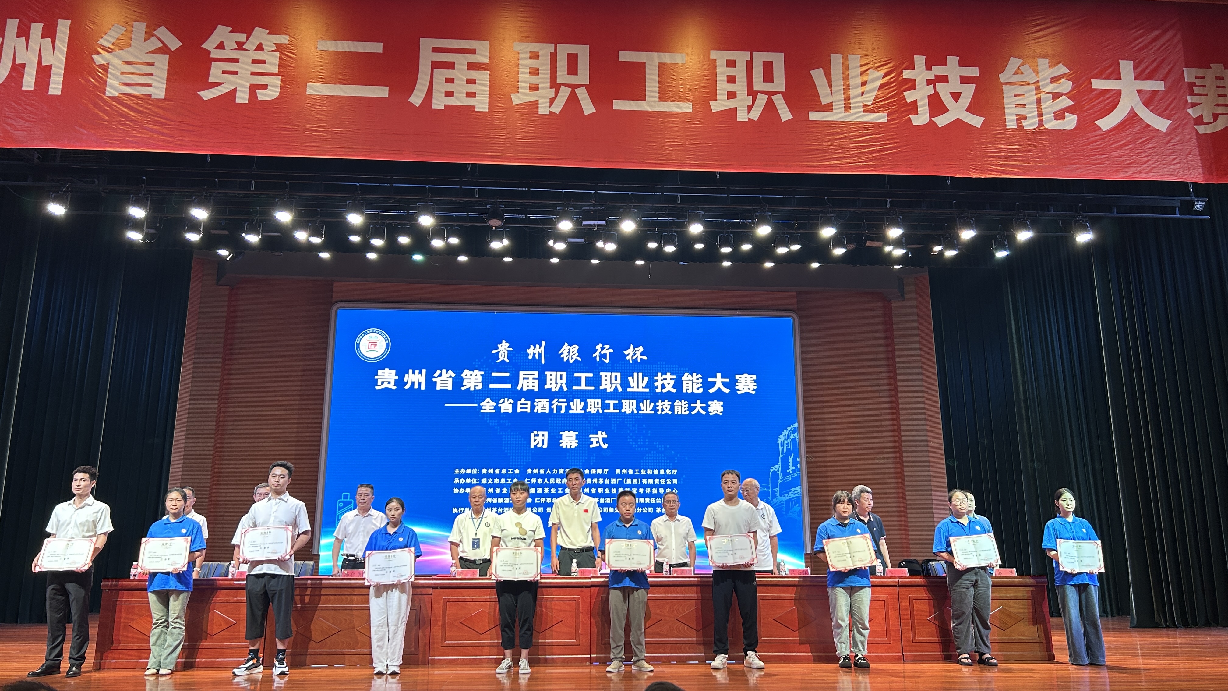 95893417.jpg 95893417.jpg