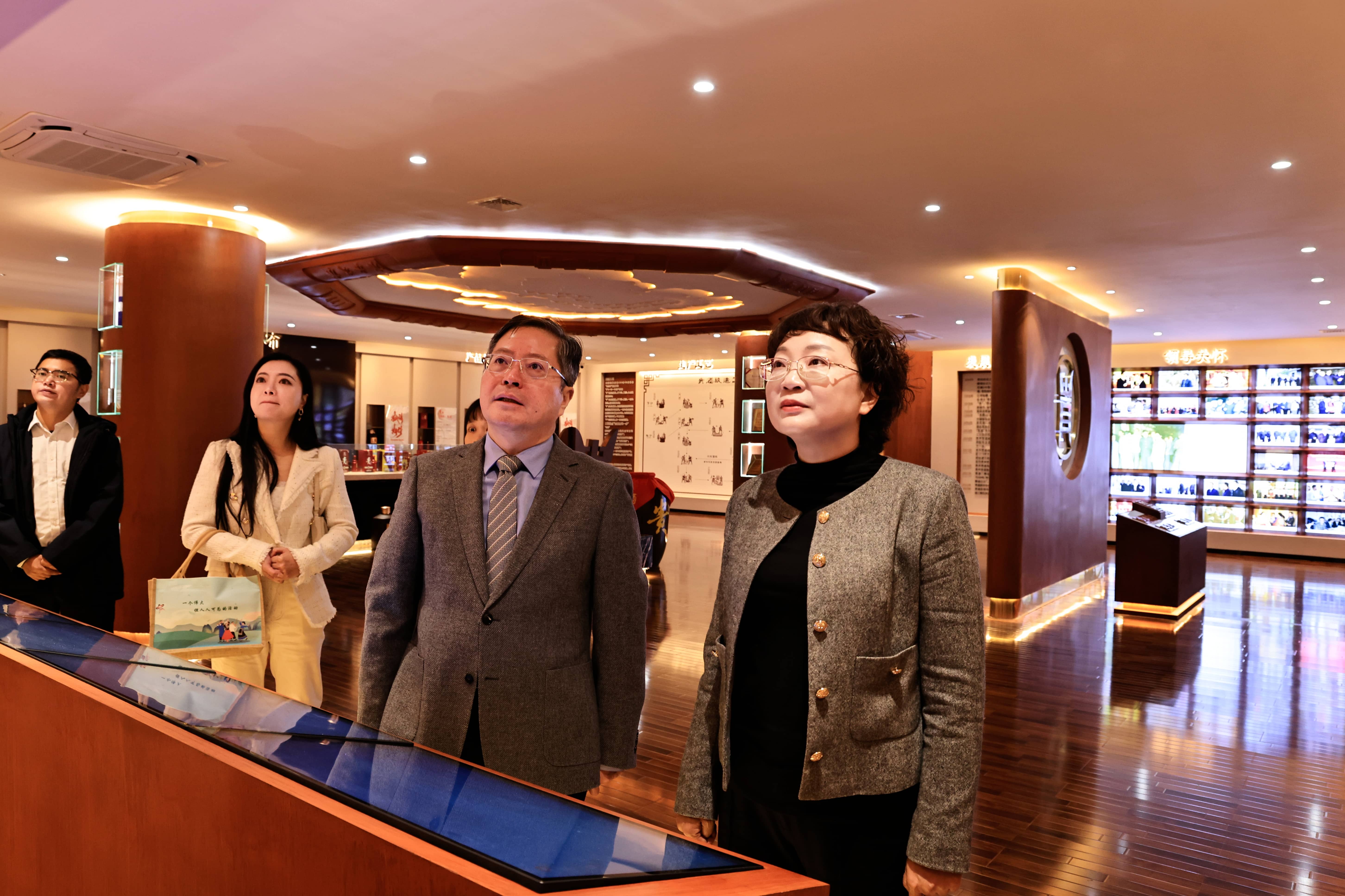 10859705.jpg 10859705.jpg